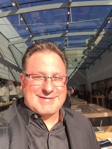 No trip to the valley is complete without a pilgrimage to the Apple Store at Palo Alto